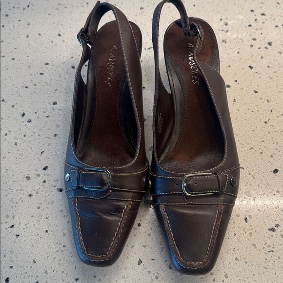 Aerosoles Y2K Brown Leather Slingback Heels Buckle details Women’s Size 7.5 GUC - Picture 2 of 12